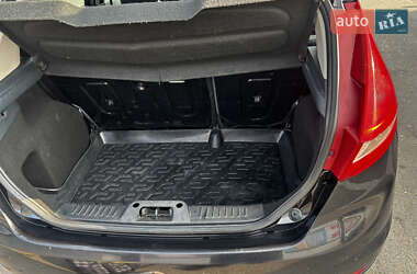 Хэтчбек Ford Fiesta 2011 в 
