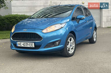 Хетчбек Ford Fiesta 2016 в 