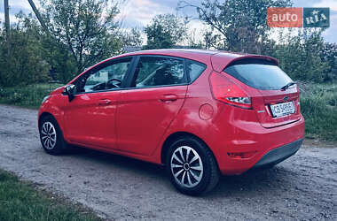 Хэтчбек Ford Fiesta 2010 в 