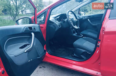 Хэтчбек Ford Fiesta 2010 в 