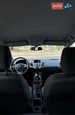 Хетчбек Ford Fiesta 2010 в 