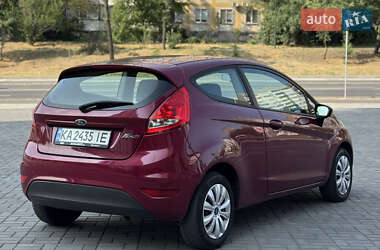 Хетчбек Ford Fiesta 2010 в 