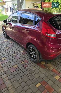 Хетчбек Ford Fiesta 2011 в 
