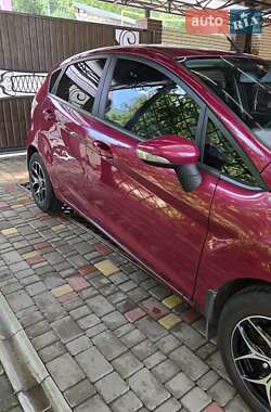 Хетчбек Ford Fiesta 2011 в 