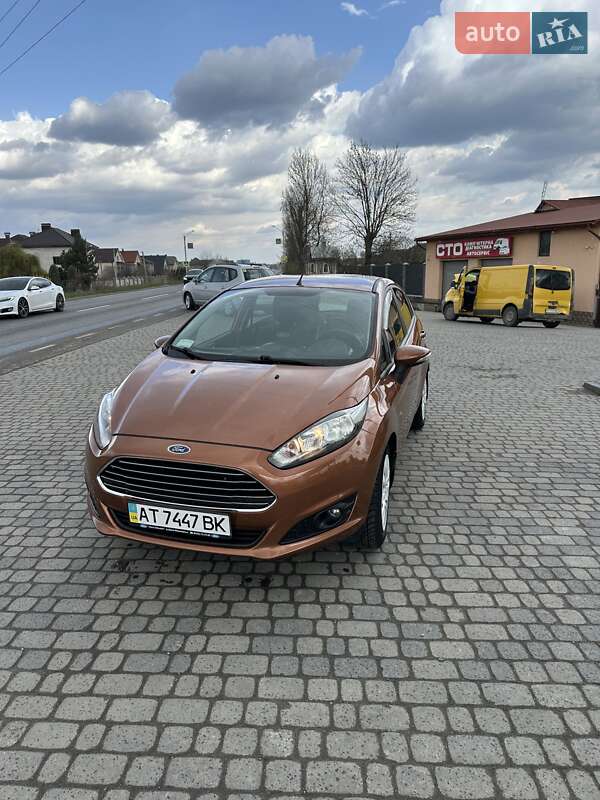 Хетчбек Ford Fiesta 2013 в 