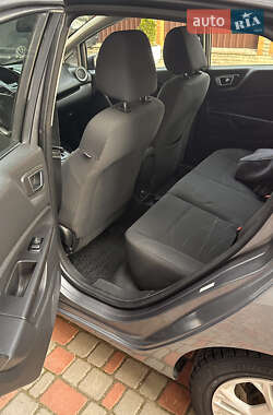 Хэтчбек Ford Fiesta 2014 в 