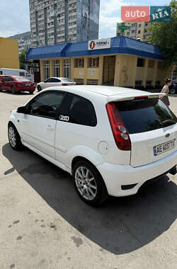 Хэтчбек Ford Fiesta 2007 в 