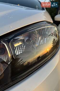 Хэтчбек Ford Fiesta 2012 в 