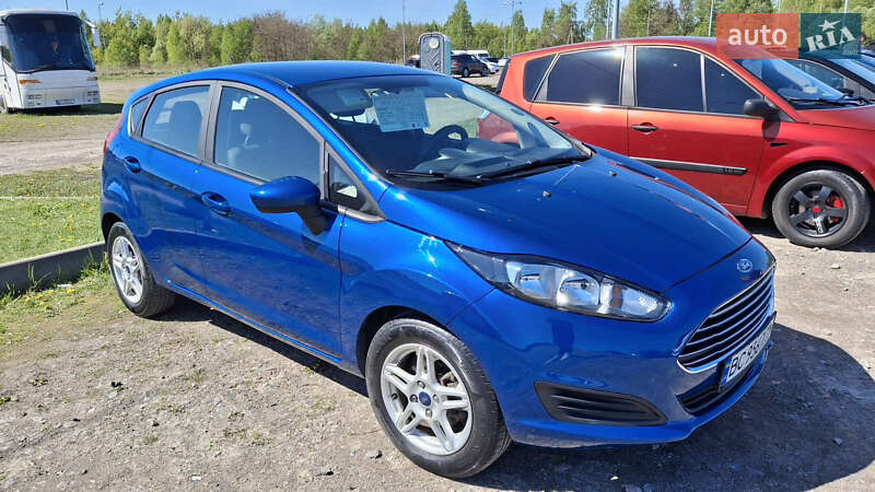 Хэтчбек Ford Fiesta 2018 в 
