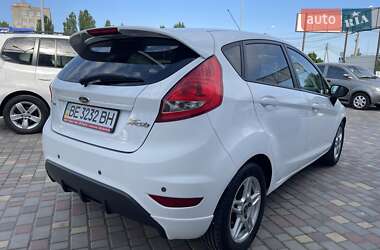 Хэтчбек Ford Fiesta 2011 в 