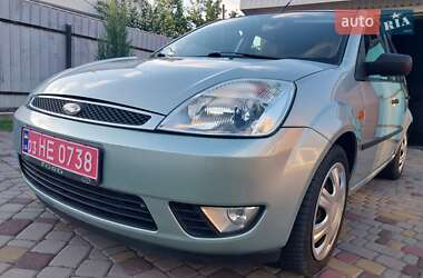 Хэтчбек Ford Fiesta 2004 в 