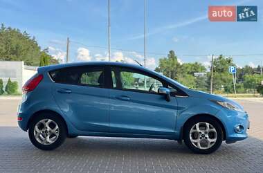 Хэтчбек Ford Fiesta 2011 в 