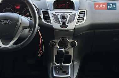 Хэтчбек Ford Fiesta 2011 в 
