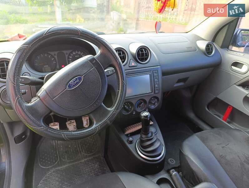 Хэтчбек Ford Fiesta 2002 в Виннице