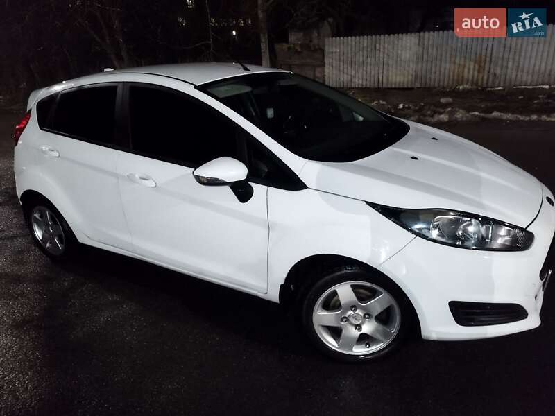 Хэтчбек Ford Fiesta 2015 в Белой Церкви фото 2 Хэтчбек Ford Fiesta 2015 в Белой Церкви