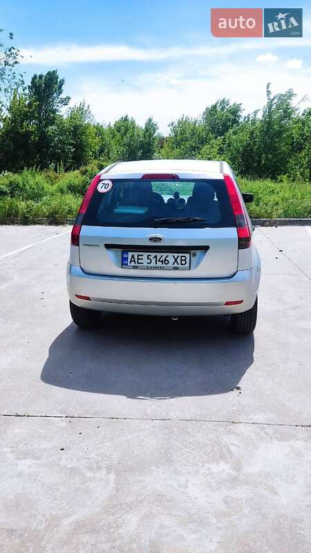 Хэтчбек Ford Fiesta 2004 в Днепре