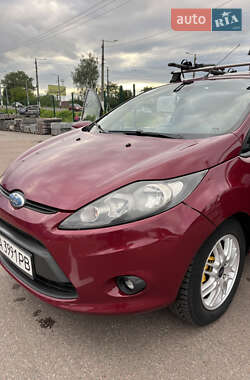 Хэтчбек Ford Fiesta 2011 в 