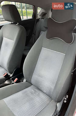 Хэтчбек Ford Fiesta 2011 в 
