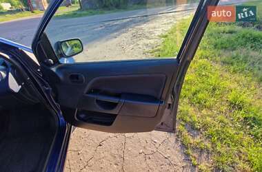 Хетчбек Ford Fiesta 2006 в 