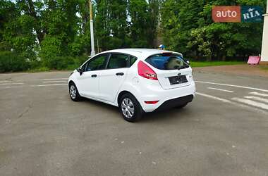 Хэтчбек Ford Fiesta 2012 в 
