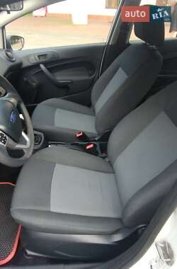 Хэтчбек Ford Fiesta 2012 в 