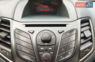 Хэтчбек Ford Fiesta 2012 в 