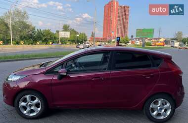 Хетчбек Ford Fiesta 2010 в 