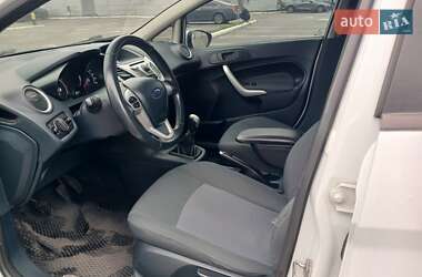 Хэтчбек Ford Fiesta 2012 в 