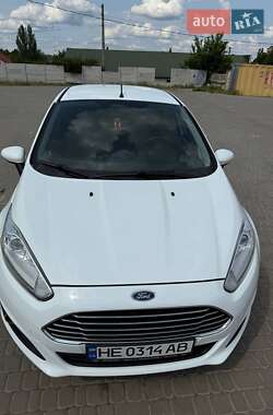 Хэтчбек Ford Fiesta 2013 в 