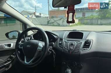 Хэтчбек Ford Fiesta 2013 в 