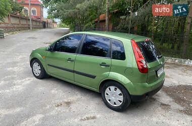 Хэтчбек Ford Fiesta 2006 в 