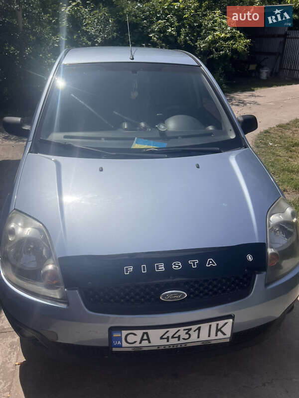 Хэтчбек Ford Fiesta 2006 в Каменке