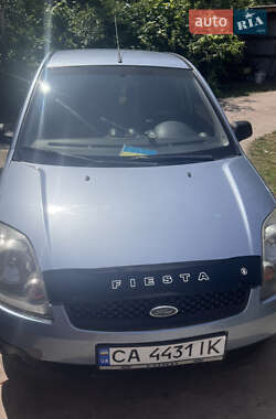 Хэтчбек Ford Fiesta 2006 в 