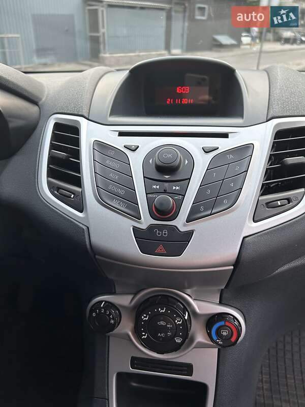 Хэтчбек Ford Fiesta 2011 в Запорожье