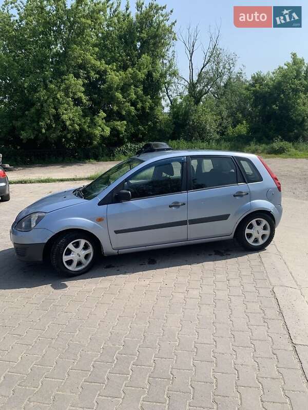 Хэтчбек Ford Fiesta 2005 в Киеве