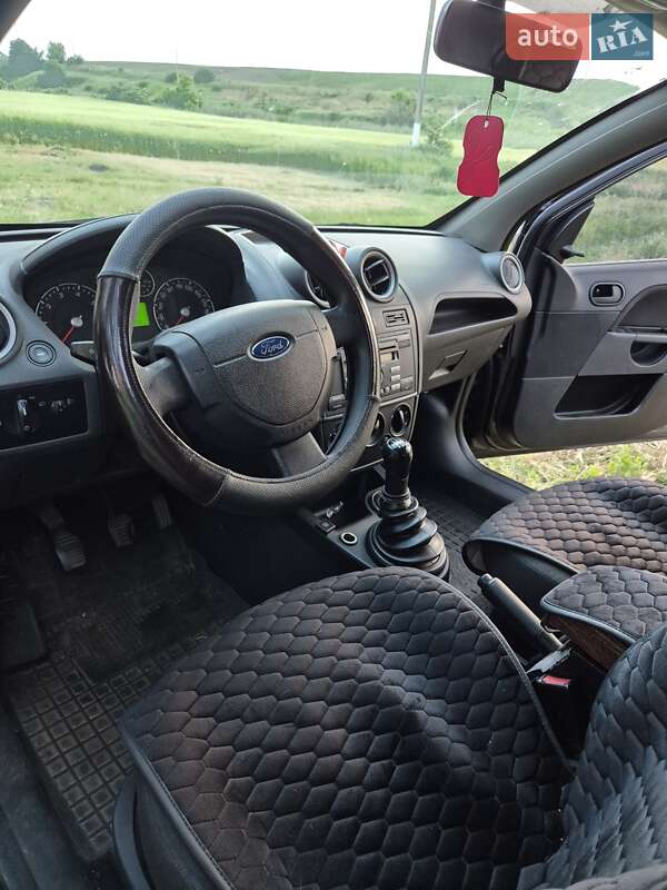 Хэтчбек Ford Fiesta 2007 в Полтаве
