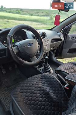 Хэтчбек Ford Fiesta 2007 в 
