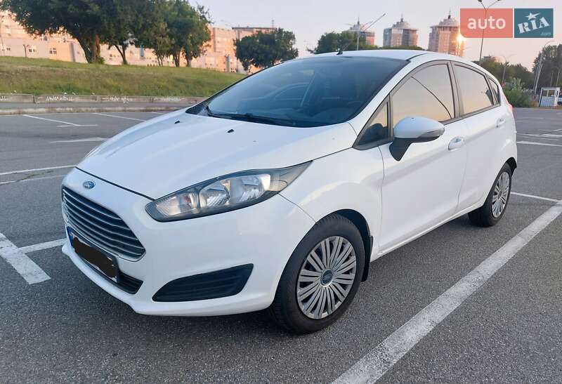 Хэтчбек Ford Fiesta 2012 в Киеве