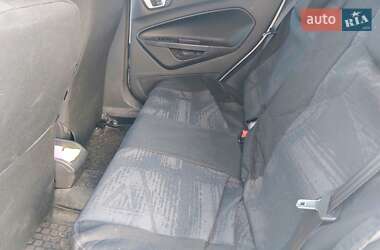 Хэтчбек Ford Fiesta 2012 в 