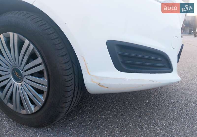 Хэтчбек Ford Fiesta 2012 в Киеве