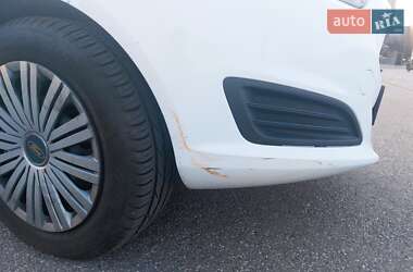 Хэтчбек Ford Fiesta 2012 в 
