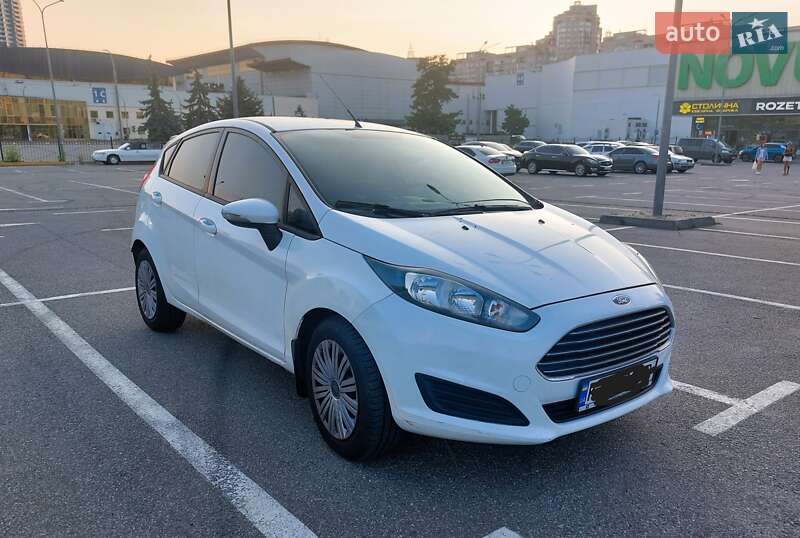 Хэтчбек Ford Fiesta 2012 в Киеве