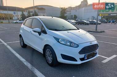 Хэтчбек Ford Fiesta 2012 в 