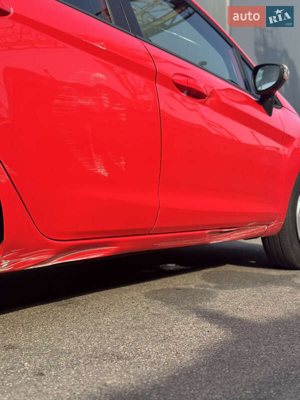 Хэтчбек Ford Fiesta 2016 в Киеве