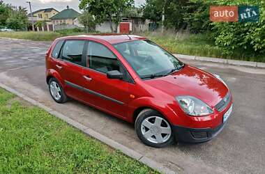 Хэтчбек Ford Fiesta 2006 в 