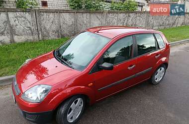 Хэтчбек Ford Fiesta 2006 в 