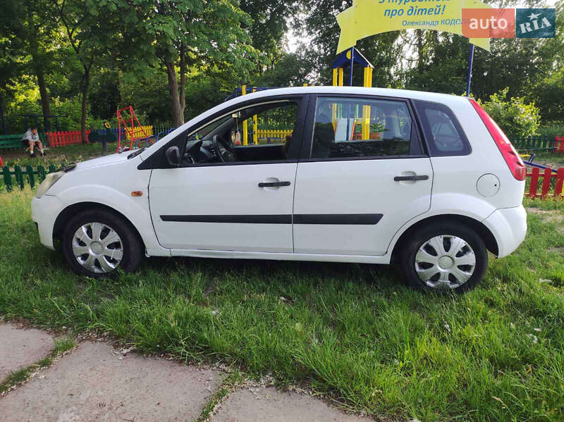 Хэтчбек Ford Fiesta 2007 в Нежине