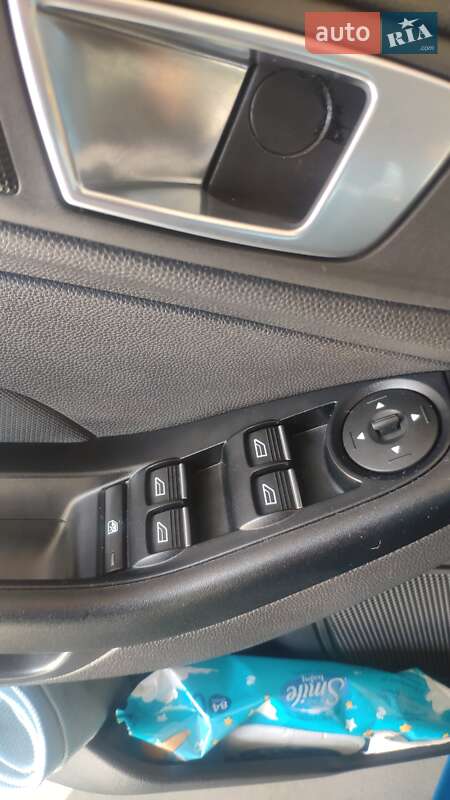 Хэтчбек Ford Fiesta 2016 в Киеве