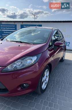 Хэтчбек Ford Fiesta 2011 в 