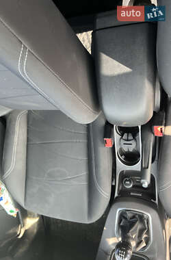 Хэтчбек Ford Fiesta 2013 в 